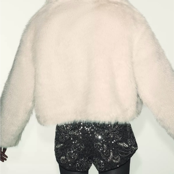 ZARA NWT Short Faux Fur Lapel Collar Coat! - Picture 4 of 9